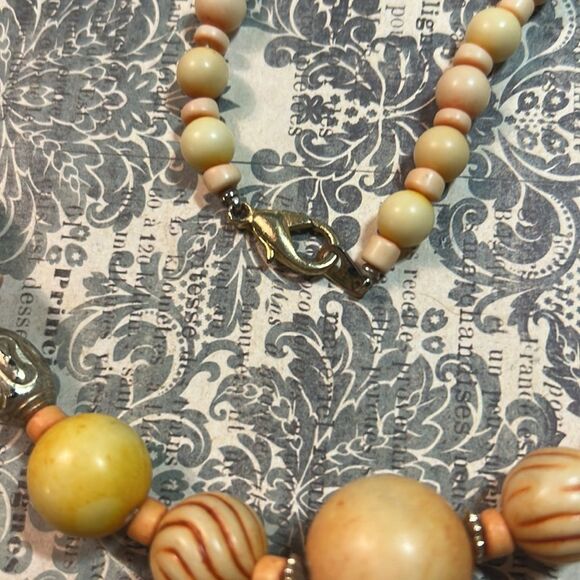 Handcrafted Beaded Necklace in Earth Tones - Picture 3 of 3